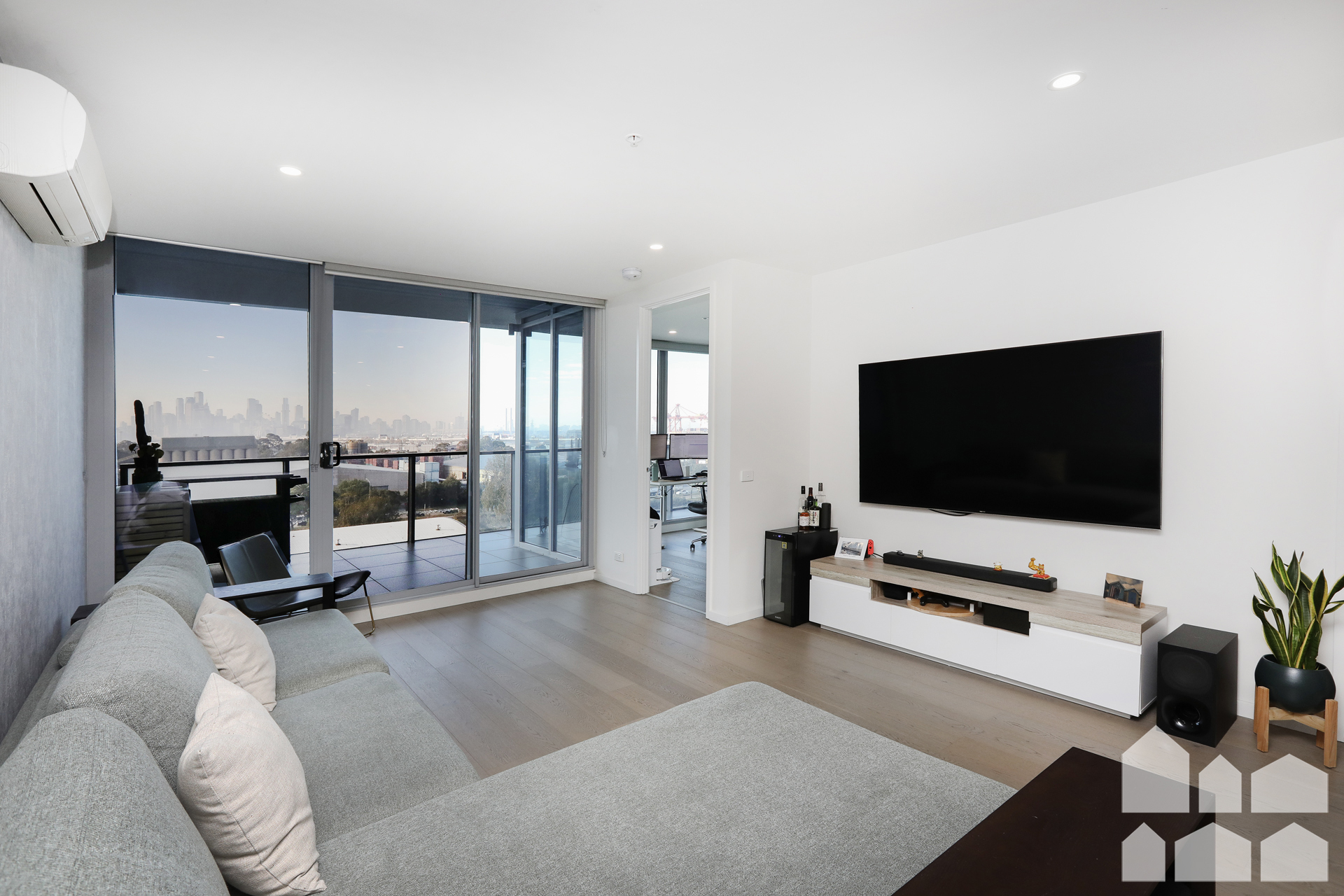 418/1 Moreland Street, Footscray - Thumbnail 2